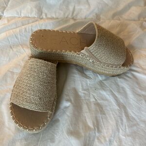 Beach woven sandals